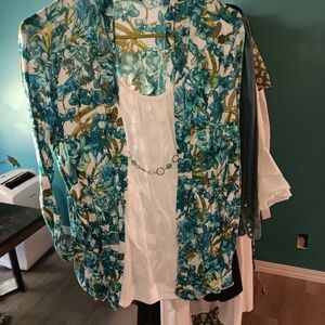 Elementz Blue and Green Floral Kimono With Crystal Beading Clip